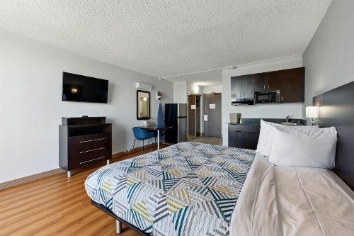 Motel 6-Atlanta GA - Virginia Ave - image 43