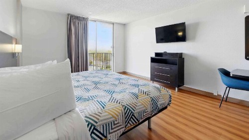 Motel 6-Atlanta GA - Virginia Ave - image 44