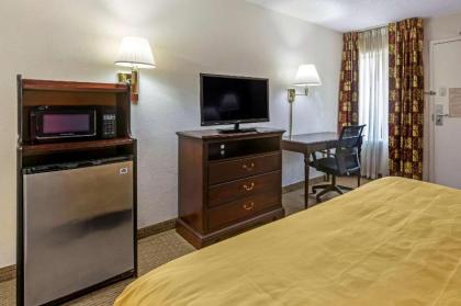 Quality Inn Northlake - image 14