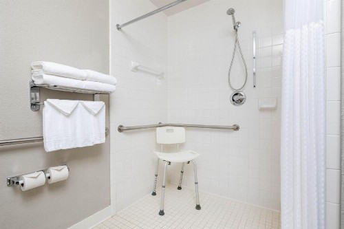 Microtel Inn & Suites by Wyndham Atlanta Buckhead Area - image 33
