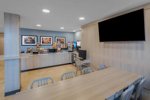 Microtel Inn & Suites by Wyndham Atlanta Buckhead Area - image 5
