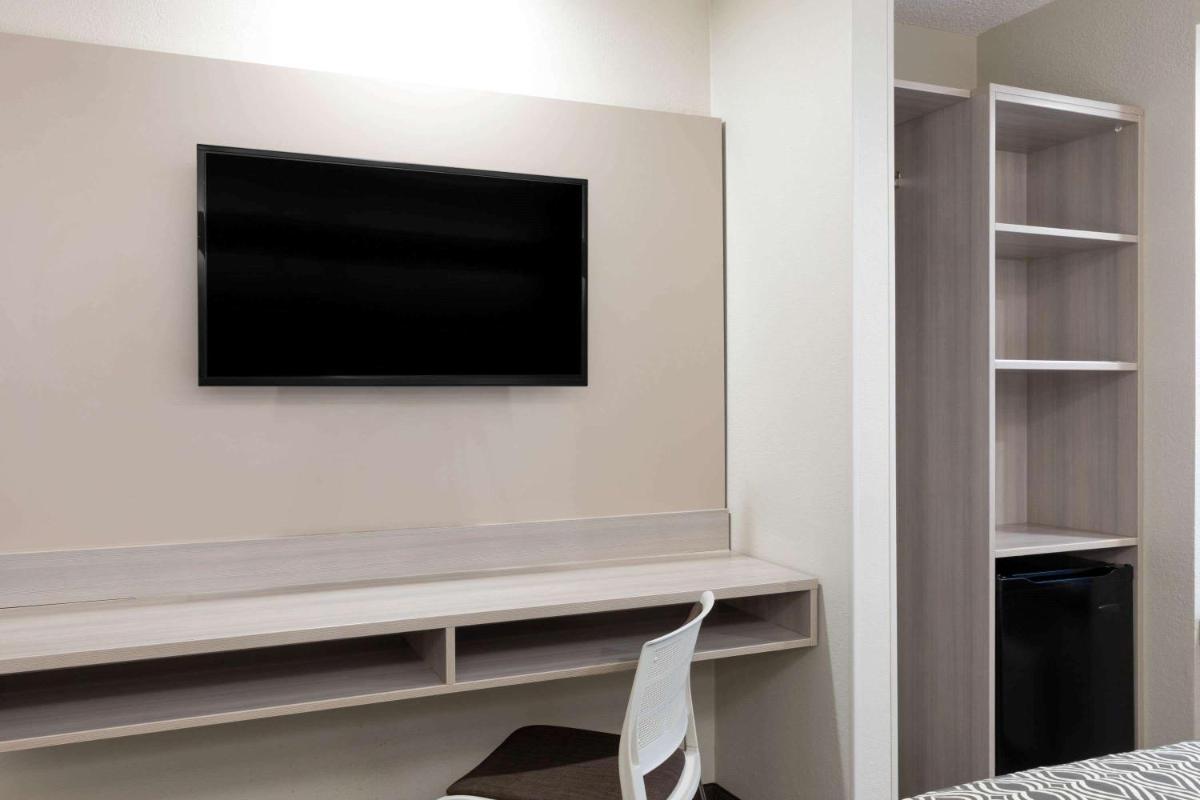 Microtel Inn & Suites by Wyndham Atlanta Buckhead Area - image 6