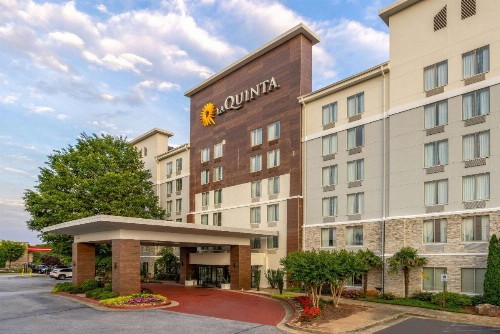 La Quinta by Wyndham Atlanta Airport North - image 2