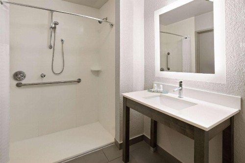 La Quinta by Wyndham Atlanta Airport North - image 24