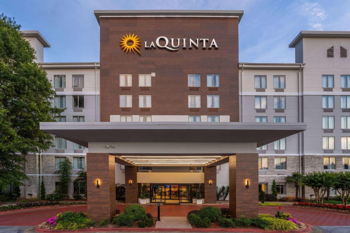 La Quinta by Wyndham Atlanta Airport North - image 3