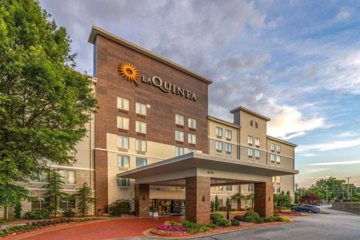La Quinta by Wyndham Atlanta Airport North - image 4
