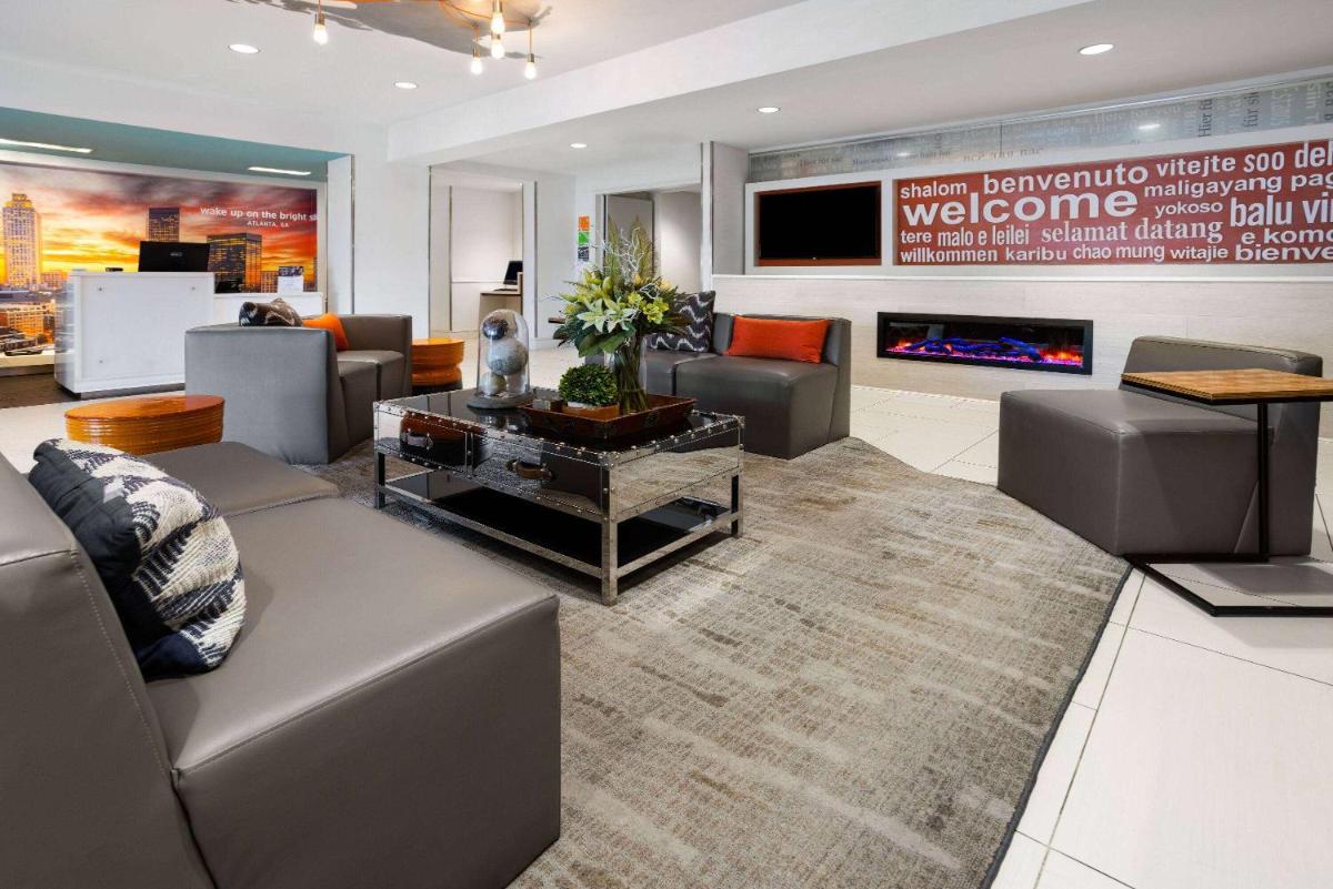La Quinta by Wyndham Atlanta Airport North - image 7