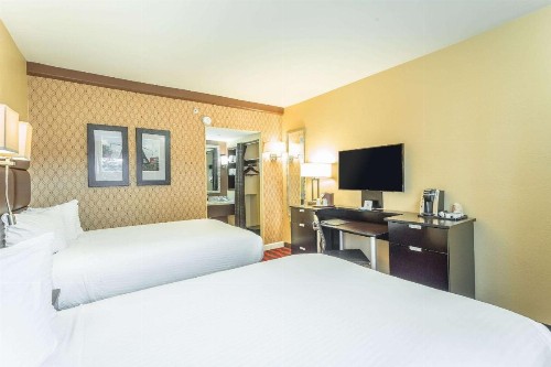 Inn at the Peachtrees Ascend Hotel Collection - image 8