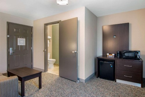 Clarion Inn & Suites Atlanta Downtown - image 15