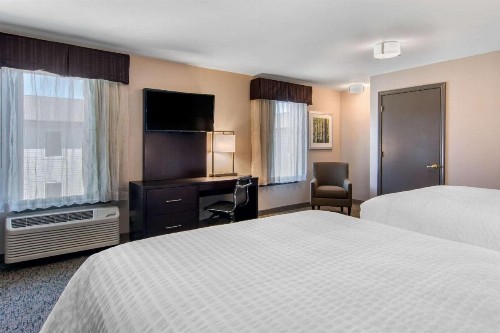 Clarion Inn & Suites Atlanta Downtown - image 17