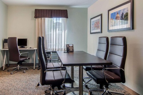Clarion Inn & Suites Atlanta Downtown - image 30