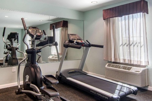 Clarion Inn & Suites Atlanta Downtown - image 5