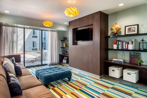 Clarion Inn & Suites Atlanta Downtown - image 9