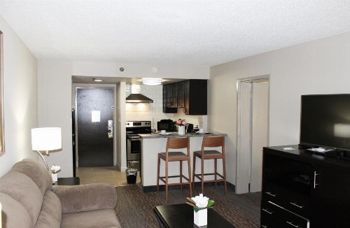 Holiday Inn Hotel Atlanta-Northlake an IHG Hotel - image 30