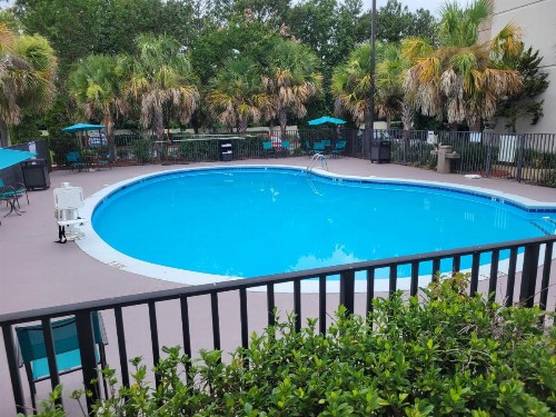 Holiday Inn Hotel Atlanta-Northlake an IHG Hotel - image 4