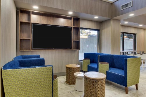 Holiday Inn Express & Suites Atlanta Perimeter Mall Hotel an IHG Hotel - image 12