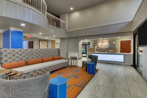 Holiday Inn Express & Suites Atlanta Perimeter Mall Hotel an IHG Hotel - image 9