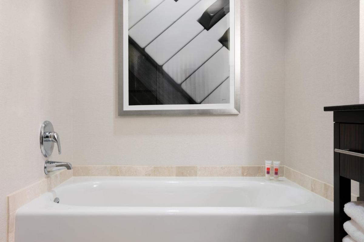 Loews Atlanta Hotel - image 3