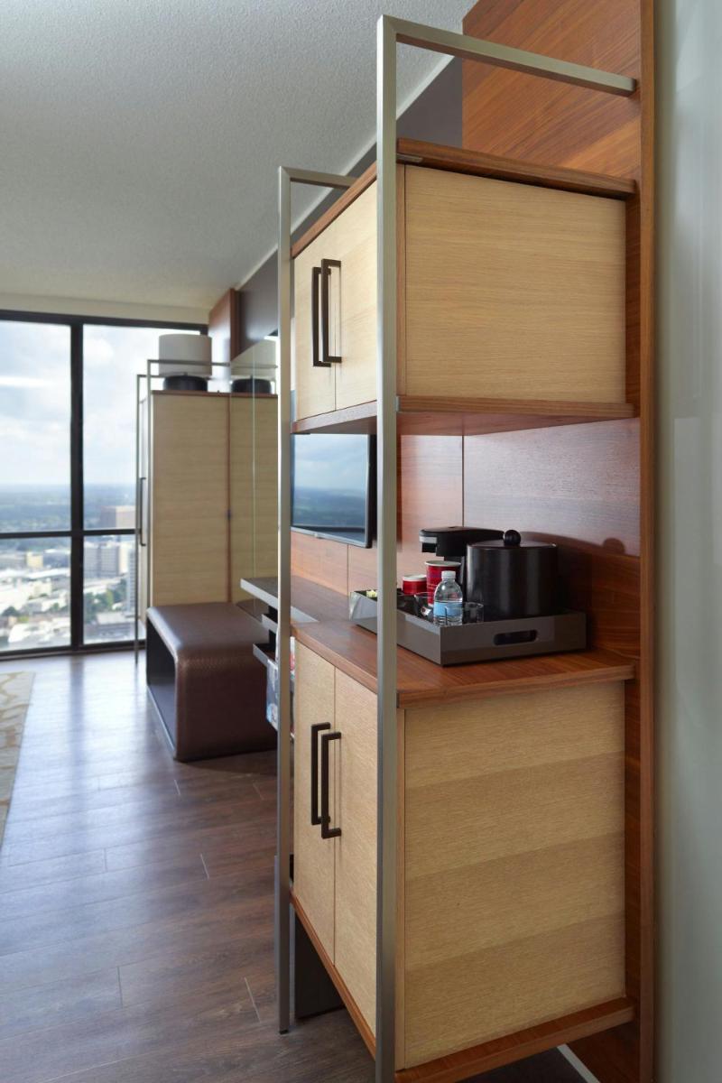 Atlanta Marriott Marquis - image 2