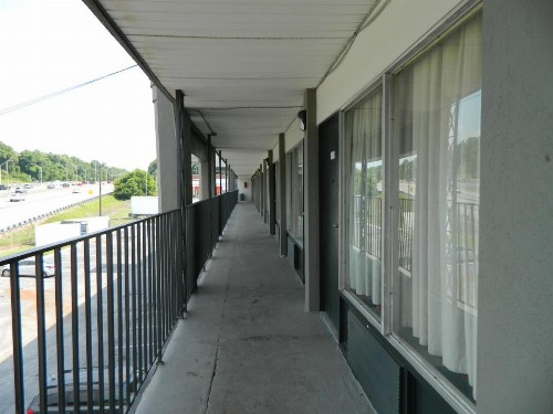 Travel Inn Atlanta - image 9
