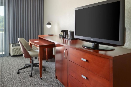 Courtyard by Marriott Atlanta Executive Park/Emory - image 3