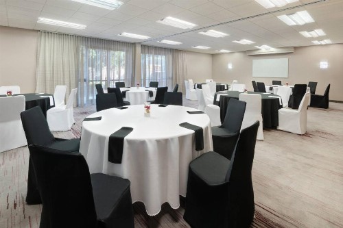 Courtyard by Marriott Atlanta Executive Park/Emory - image 8