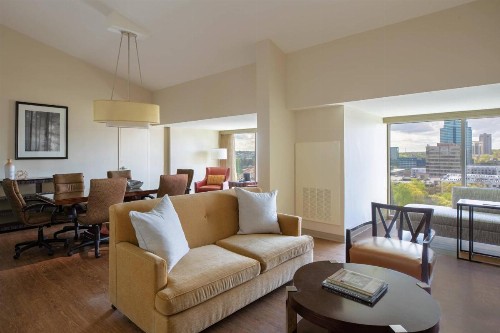 Atlanta Marriott Perimeter Center - image 19