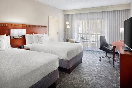 Courtyard by Marriott Perimeter Center - image 2