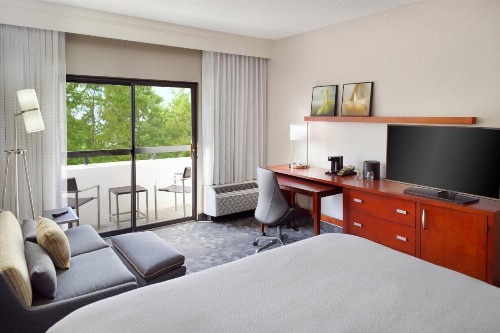 Courtyard by Marriott Perimeter Center - image 20