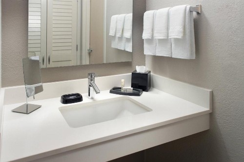Courtyard by Marriott Perimeter Center - image 3