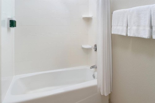 Courtyard by Marriott Perimeter Center - image 35