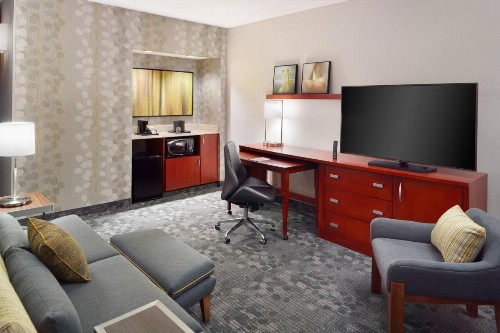 Courtyard by Marriott Perimeter Center - image 6