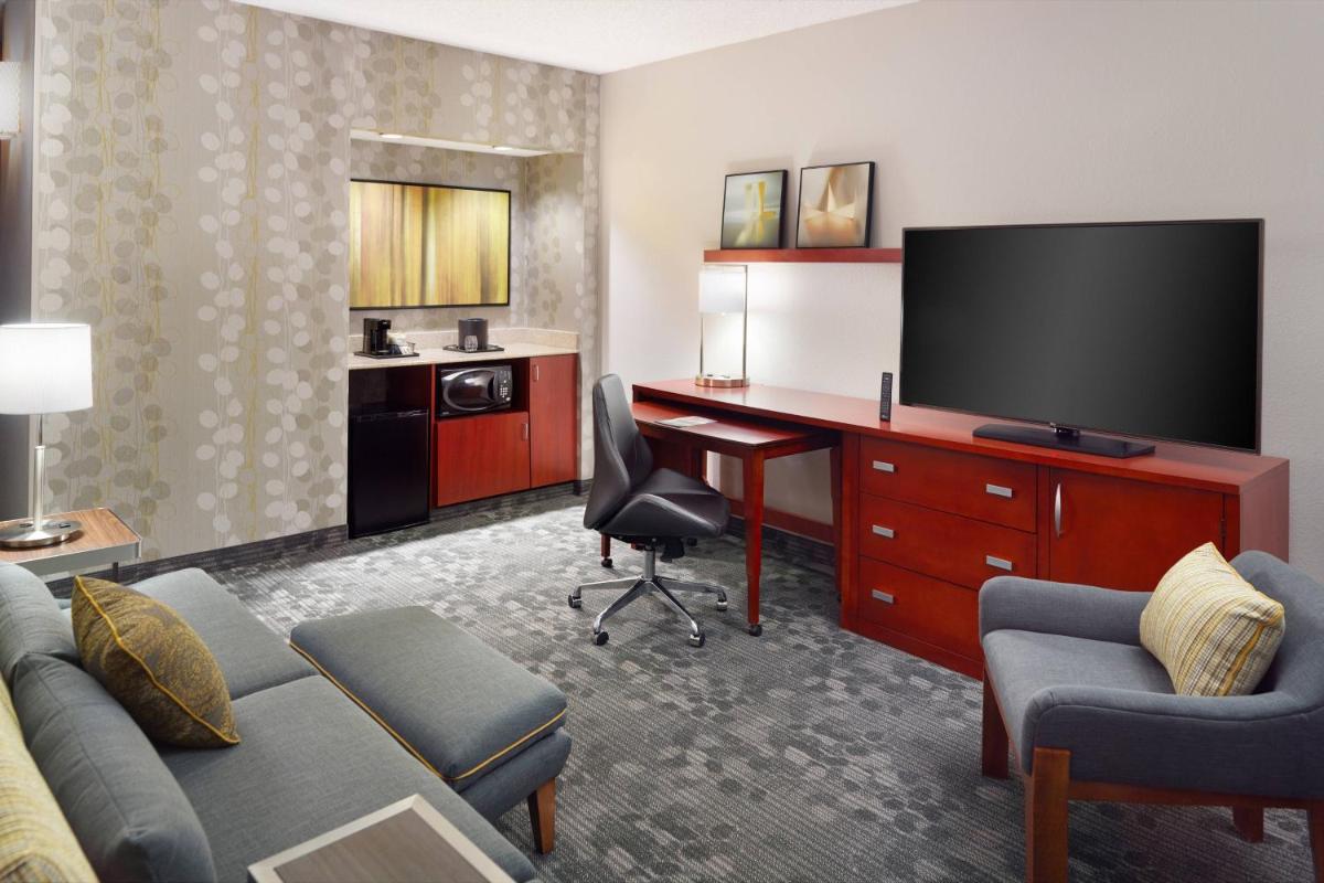 Courtyard by Marriott Perimeter Center - image 6