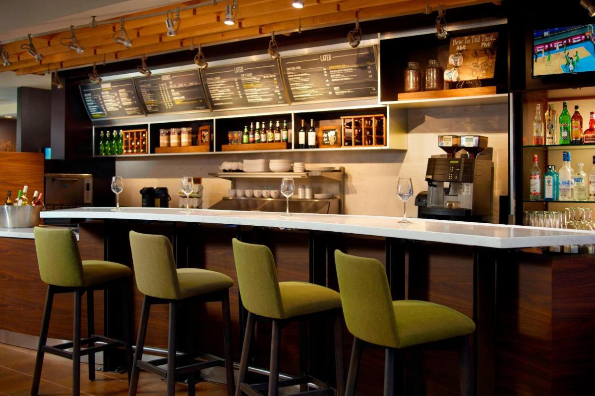 Courtyard by Marriott Perimeter Center - image 7