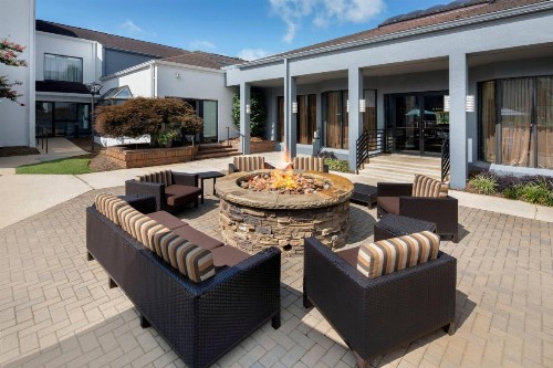 Courtyard by Marriott Atlanta Windy Hill/Ballpark - image 14