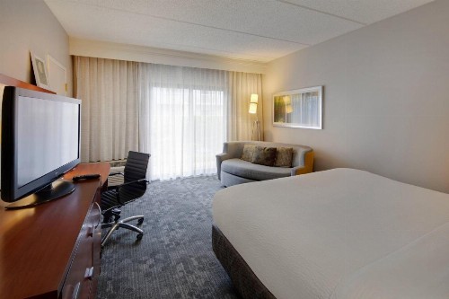 Courtyard by Marriott Atlanta Windy Hill/Ballpark - image 22