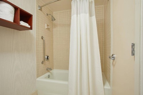 Courtyard by Marriott Atlanta Windy Hill/Ballpark - image 3