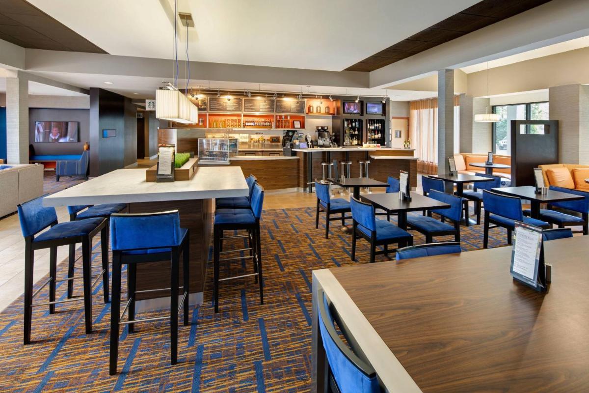 Courtyard by Marriott Atlanta Windy Hill/Ballpark - image 6