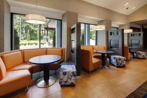 Courtyard by Marriott Atlanta Windy Hill/Ballpark - image 7