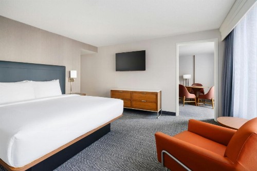 Courtyard by Marriott Atlanta Buckhead - image 11