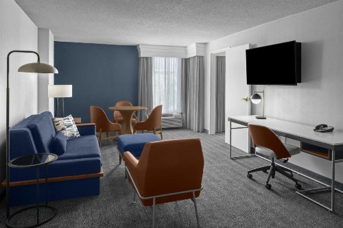 Courtyard by Marriott Atlanta Buckhead - image 6