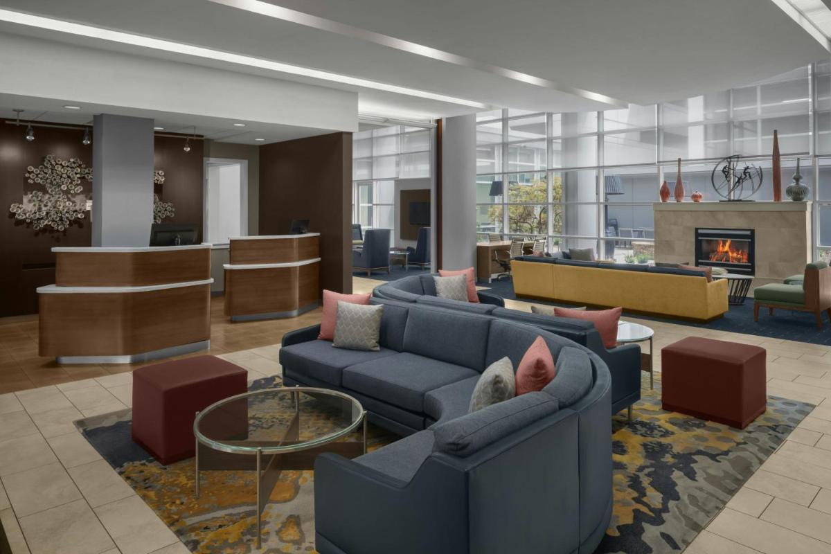 Courtyard by Marriott Atlanta Buckhead - image 7