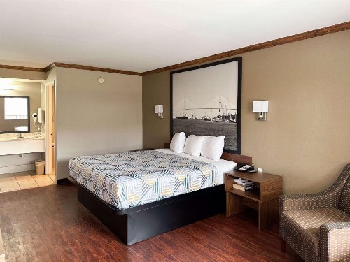Super 8 by Wyndham Atlanta/Jonesboro Road - image 7