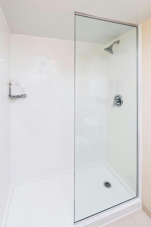 Fairfield Inn & Suites by Marriott Atlanta Buckhead - image 15