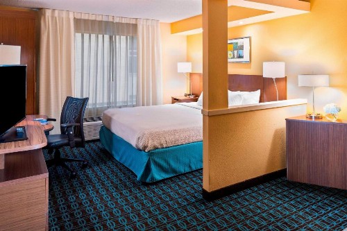 Fairfield Inn & Suites by Marriott Atlanta Buckhead - image 4