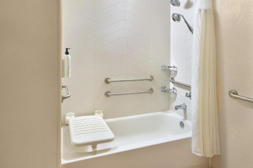 Fairfield Inn & Suites by Marriott Atlanta Buckhead - image 9
