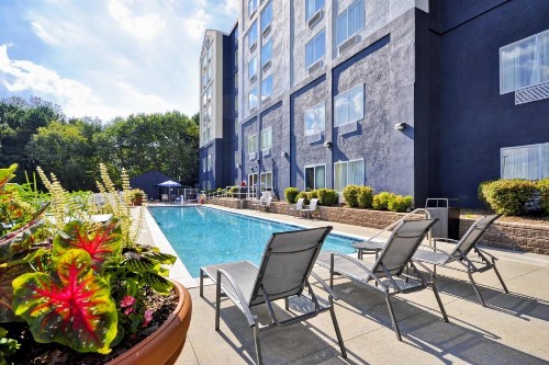 Fairfield Inn & Suites by Marriott Atlanta Vinings/Galleria - image 14