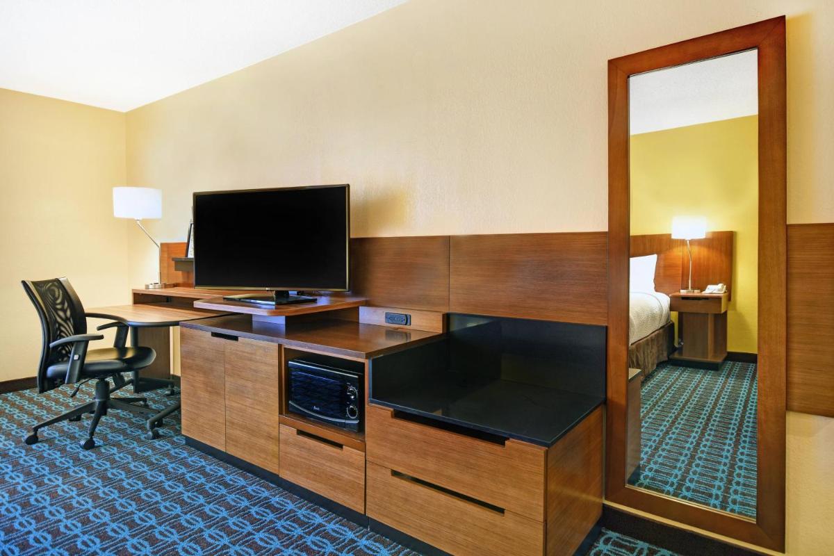 Fairfield Inn & Suites by Marriott Atlanta Vinings/Galleria - image 2