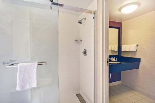 Fairfield Inn & Suites by Marriott Atlanta Vinings/Galleria - image 22