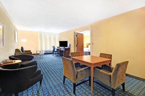 Fairfield Inn & Suites by Marriott Atlanta Vinings/Galleria - image 28